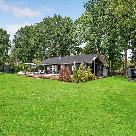 4 Bedroom Gorgeous In Rudkbing *