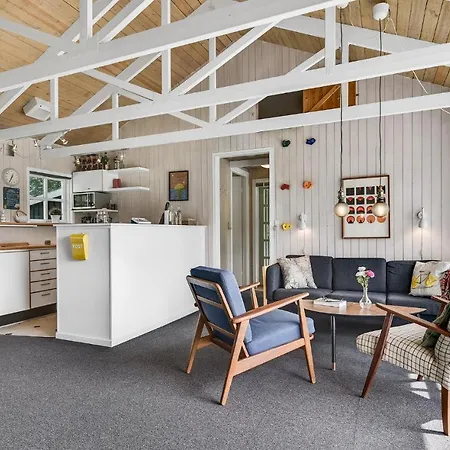 4 Bedroom Gorgeous In Rudkbing *