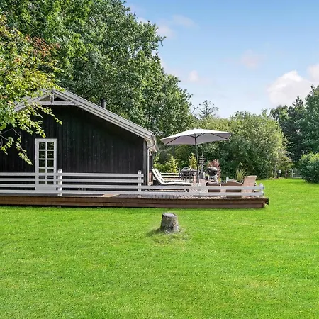 4 Bedroom Gorgeous In Rudkbing